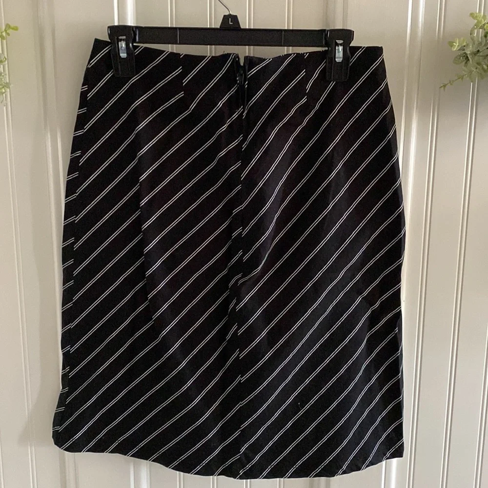 ❤️Charlotte Russe Black Skirt Medium - Picture 5 of 5